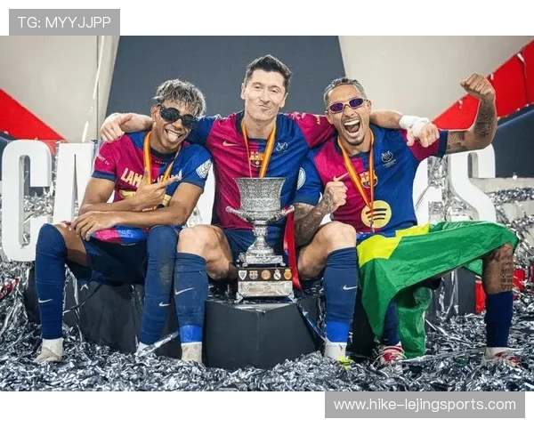 莱万超燃进球集锦：足坛巨星的完美爆发与无与伦比的技巧展示